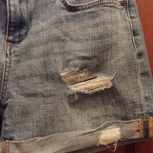 Denim shorts - Picture 3 of 5